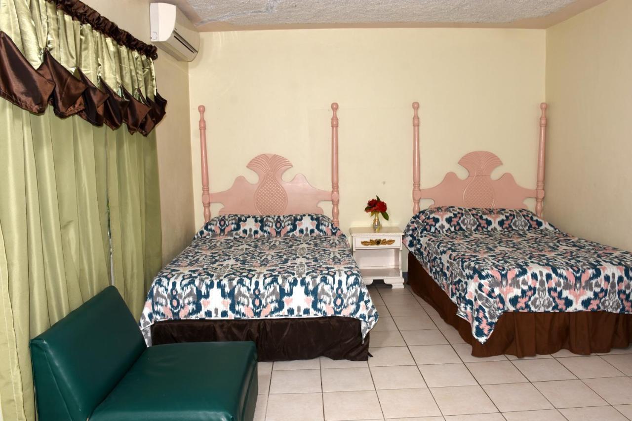 Marine View Hotel Ocho Ríos Habitación foto